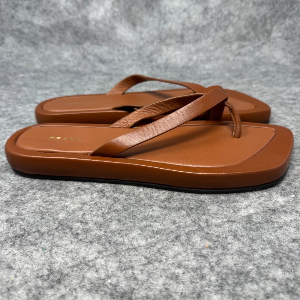 FRAME Denim Brown Leather Flip Sandal - Picture 2 of 10